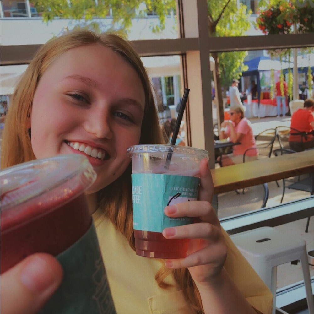 Meet your Posher, Caroline